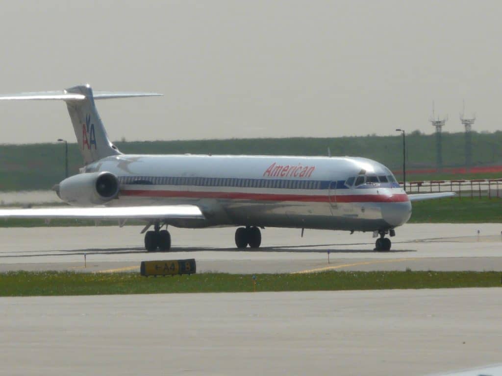 McDonnell_Douglas_MD-80_AmericanAirlines